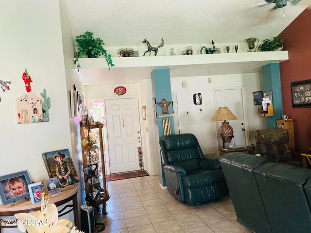2700 W Camino De La Joya, Tucson, AZ 85742