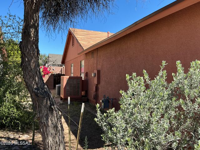 2700 W Camino De La Joya, Tucson, AZ 85742