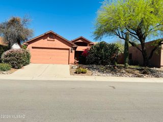 2700 W Camino De La Joya, Tucson, AZ 85742