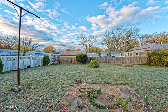 318 Chiswell Road, Schenectady, NY 12304