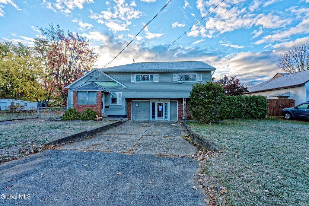 318 Chiswell Road, Schenectady, NY 12304