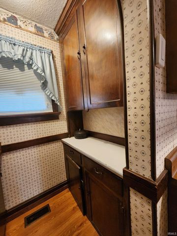 409 S New York Avenue, Evansville, IN 47714