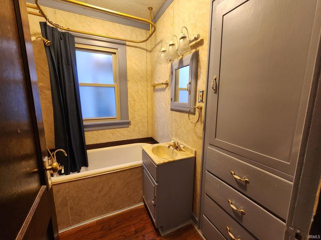 409 S New York Avenue, Evansville, IN 47714