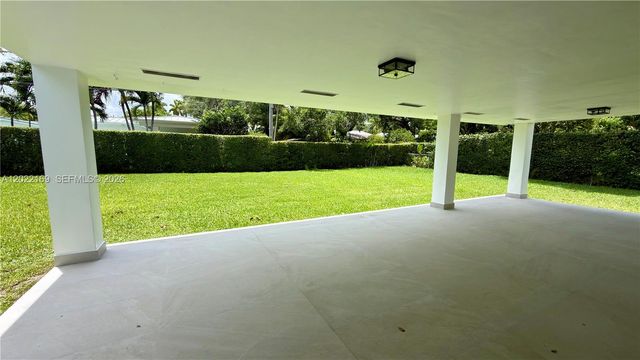 7700 SW 52nd Ct, Miami, FL 33143