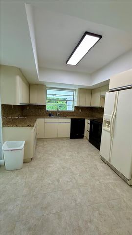 7700 SW 52nd Ct, Miami, FL 33143