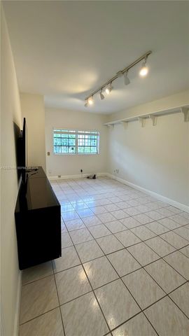 7700 SW 52nd Ct, Miami, FL 33143