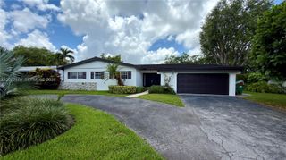 7700 SW 52nd Ct, Miami, FL 33143