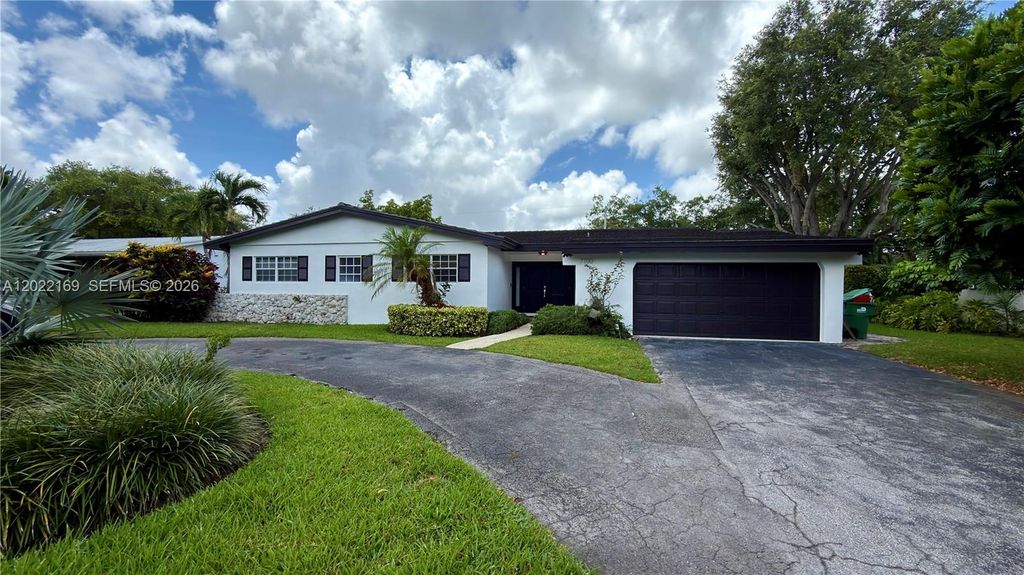 7700 SW 52nd Ct, Miami, FL 33143