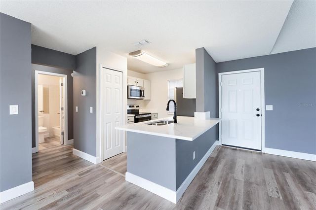 943 BAKEWELL CT COURT 207, Lake Mary, FL 32746