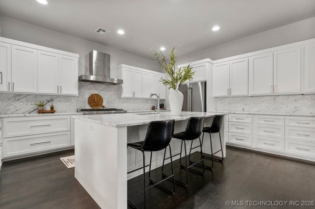 7405 S Chestnut Avenue, Broken Arrow, OK 74011