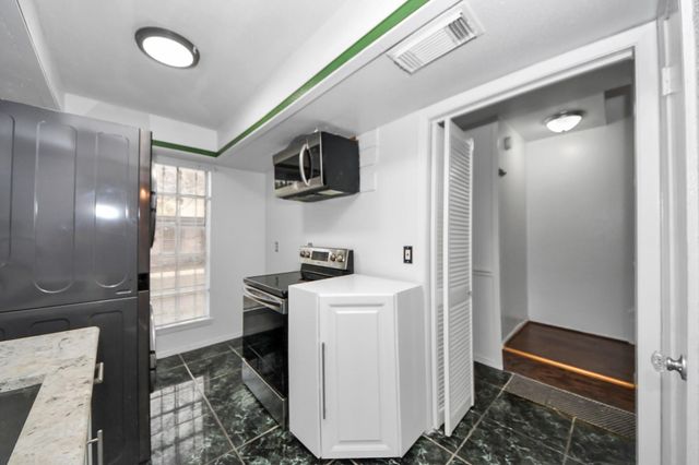 7954 Grove Ridge Drive, Houston, TX 77061