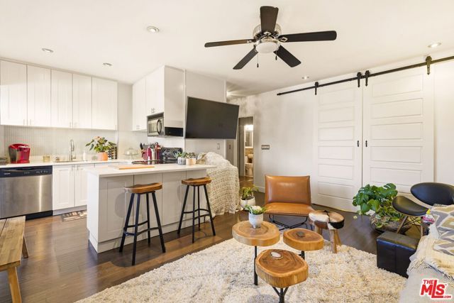 999 N Doheny Drive 104, West Hollywood, CA 90069