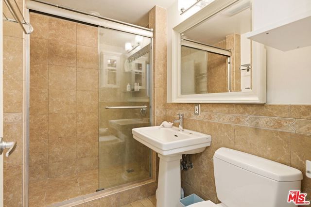 999 N Doheny Drive 104, West Hollywood, CA 90069