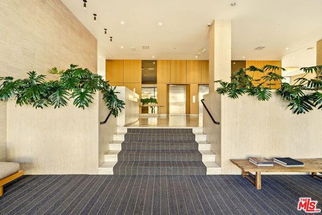 999 N Doheny Drive 104, West Hollywood, CA 90069