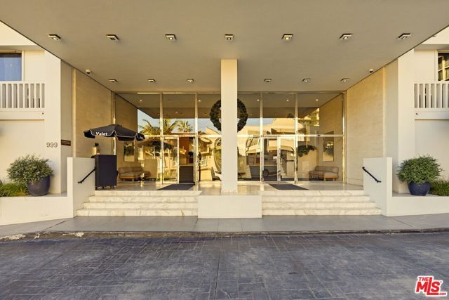 999 N Doheny Drive 104, West Hollywood, CA 90069