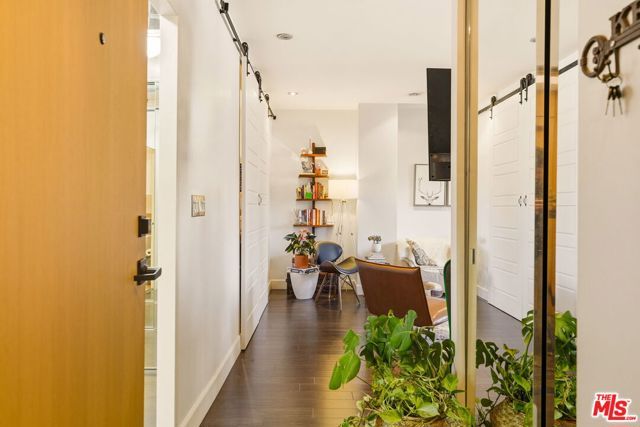 999 N Doheny Drive 104, West Hollywood, CA 90069