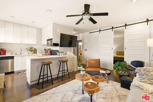 999 N Doheny Drive 104, West Hollywood, CA 90069