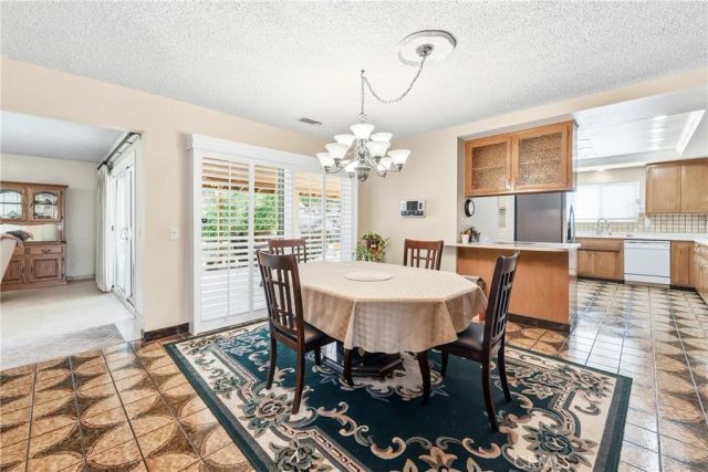 1007 W Notre Dame Street, Upland, CA 91786