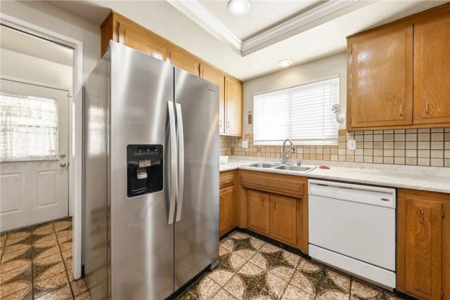 1007 W Notre Dame Street, Upland, CA 91786
