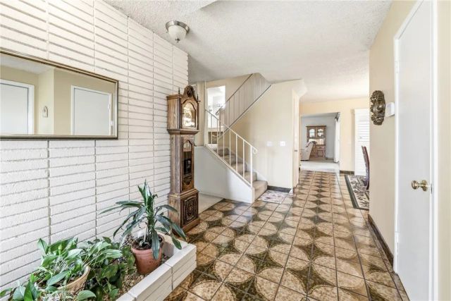 1007 W Notre Dame Street, Upland, CA 91786