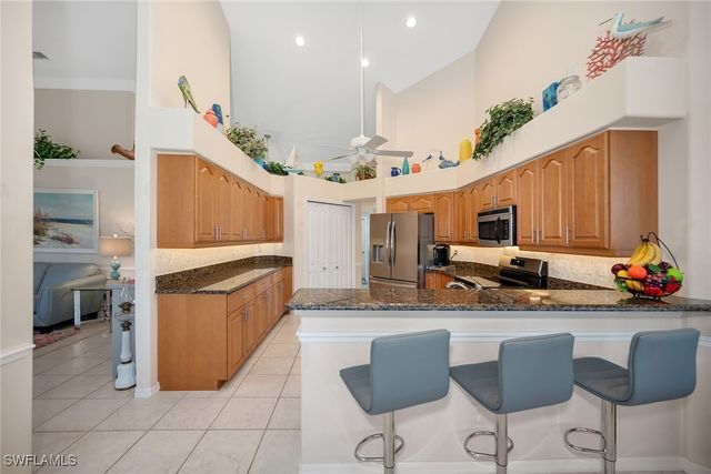 7809 Naples Heritage DR, Naples, FL 34112