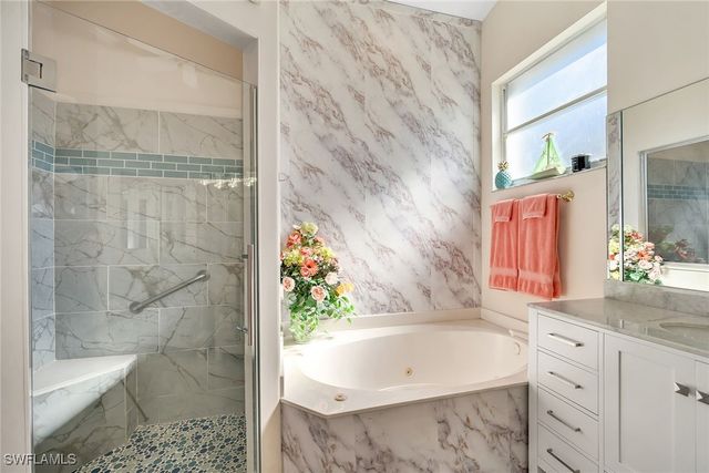 7809 Naples Heritage DR, Naples, FL 34112