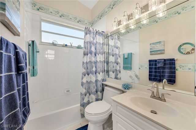 7809 Naples Heritage DR, Naples, FL 34112