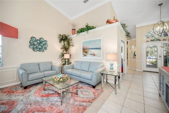 7809 Naples Heritage DR, Naples, FL 34112