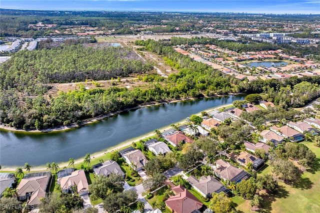 7809 Naples Heritage DR, Naples, FL 34112