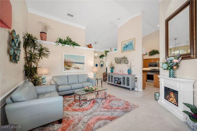 7809 Naples Heritage DR, Naples, FL 34112