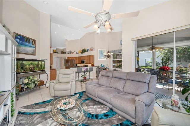 7809 Naples Heritage DR, Naples, FL 34112