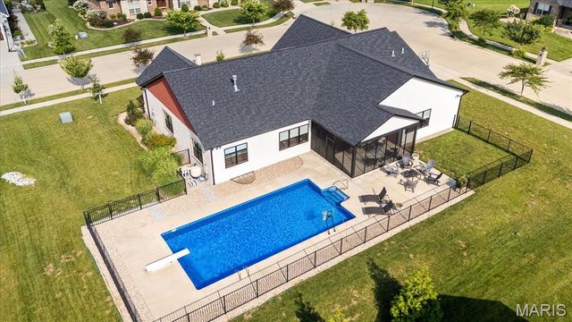500 Shadow Rock Court, Lebanon, IL 62254