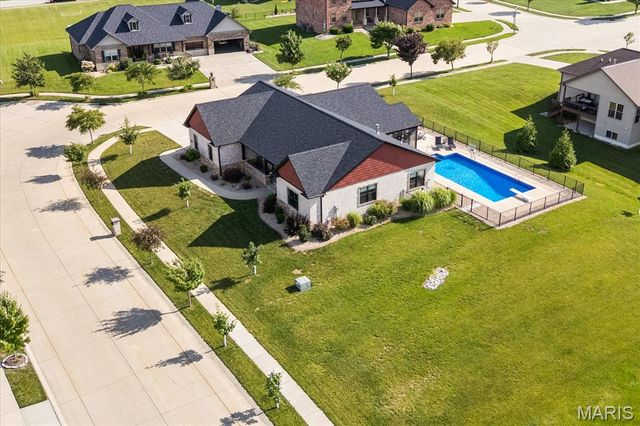 500 Shadow Rock Court, Lebanon, IL 62254