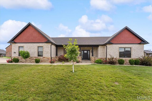 500 Shadow Rock Court, Lebanon, IL 62254