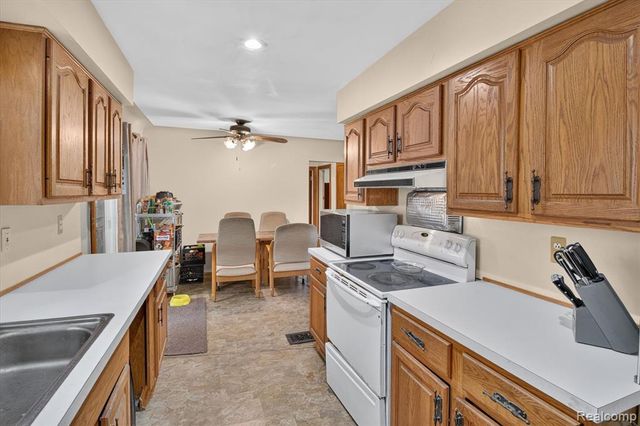 23276 Annapolis Street, Dearborn Heights, MI 48125
