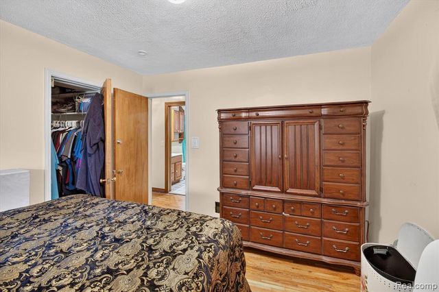 23276 Annapolis Street, Dearborn Heights, MI 48125