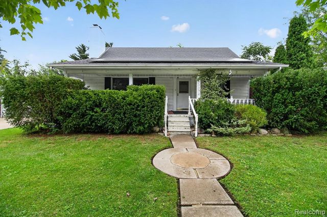 23276 Annapolis Street, Dearborn Heights, MI 48125