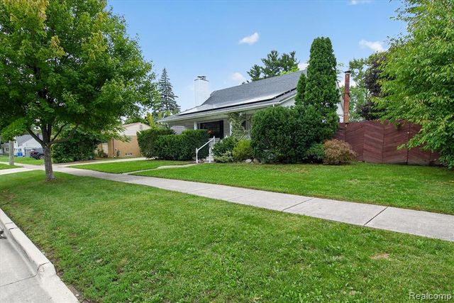 23276 Annapolis Street, Dearborn Heights, MI 48125