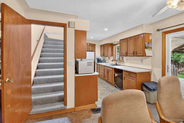 23276 Annapolis Street, Dearborn Heights, MI 48125