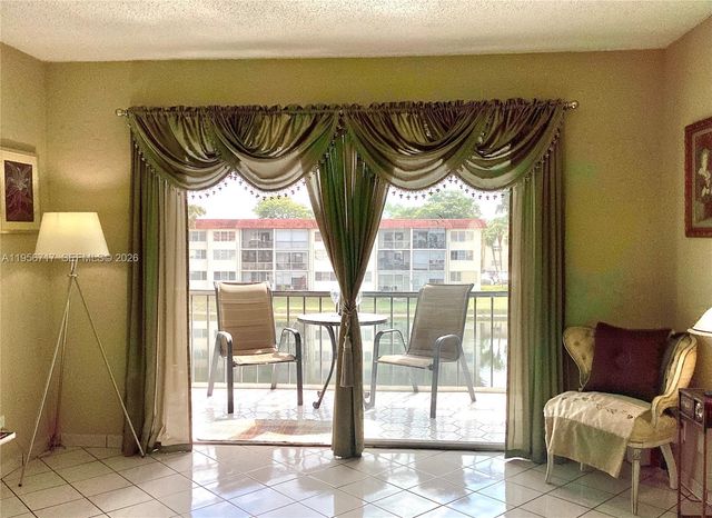 361 S Hollybrook Dr 305, Pembroke Pines, FL 33025