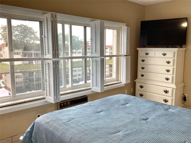 361 S Hollybrook Dr 305, Pembroke Pines, FL 33025