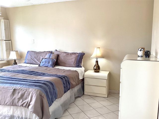 361 S Hollybrook Dr 305, Pembroke Pines, FL 33025