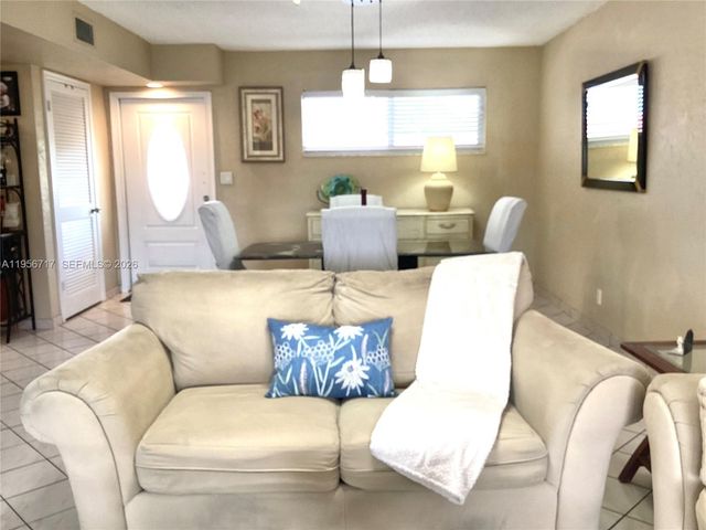 361 S Hollybrook Dr 305, Pembroke Pines, FL 33025