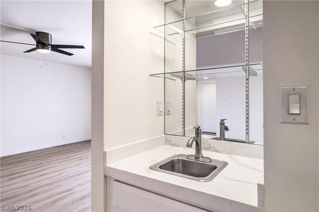750 South Royal Crest Circle 315, Las Vegas, NV 89169