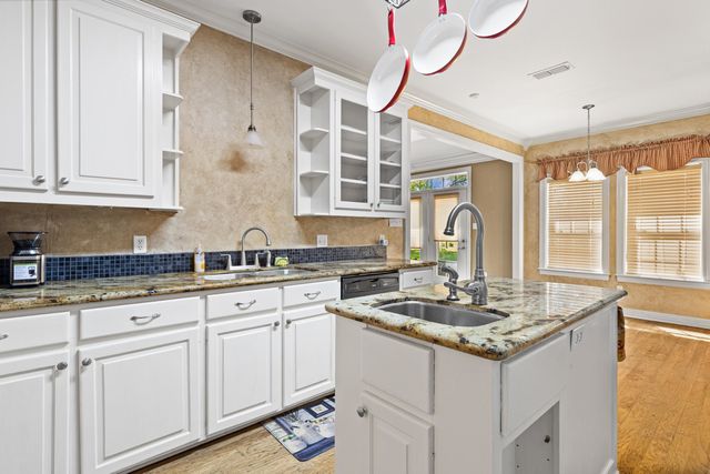 118 WOODRIDGE ESTATES, Longview, TX 75602