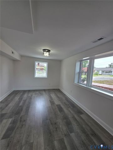 16109 Meridian Ave, Chester, VA 23831