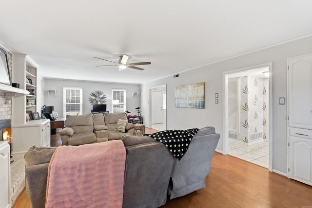 1 Braeswood Pl., Maumelle, AR 72113