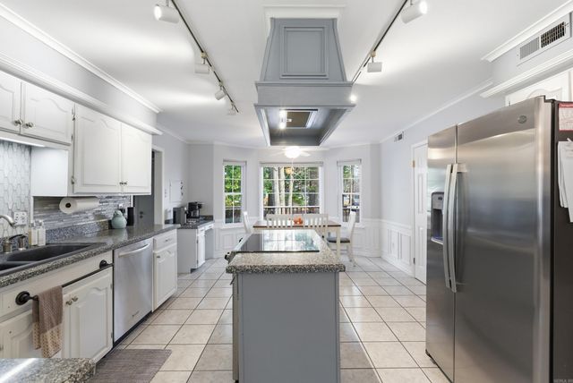 1 Braeswood Pl., Maumelle, AR 72113