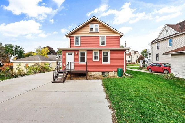 109 La Crosse Street, Beaver Dam, WI 53916