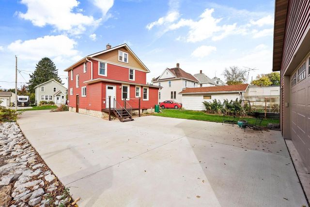 109 La Crosse Street, Beaver Dam, WI 53916